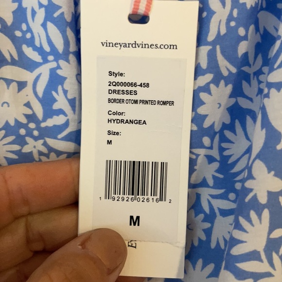 NWT vineyard vines romper. - Picture 2 of 4